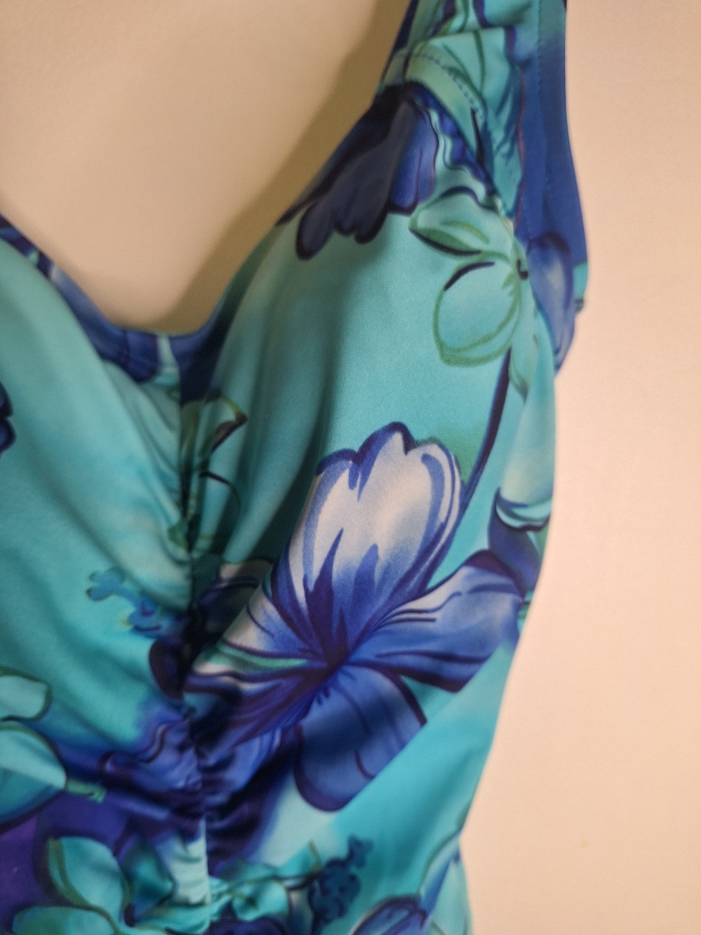 Cove Turquoise and Blue Tropical-Print Roushed Front One Piece Swim Suit Size 10 - Picture 2 of 10